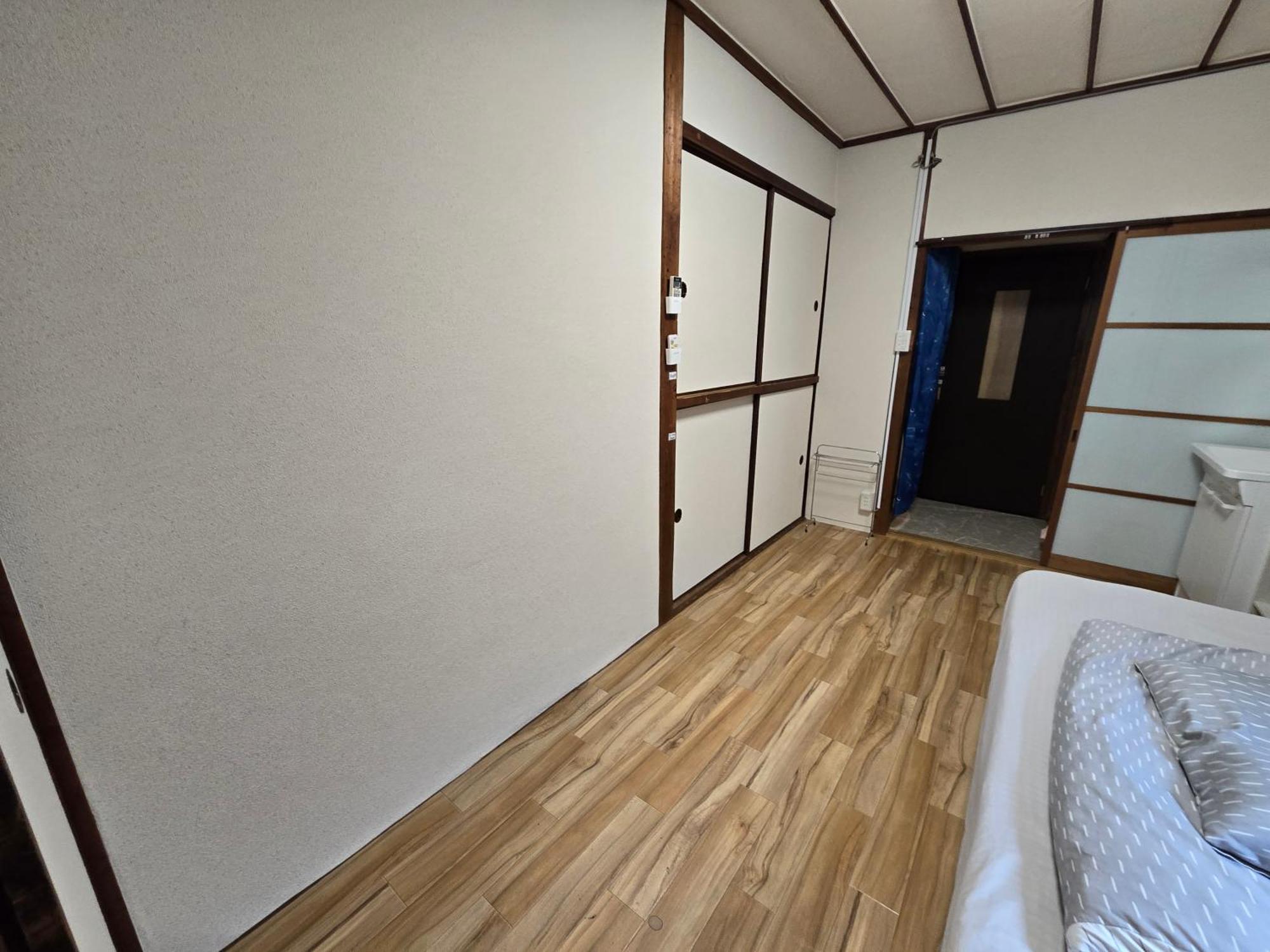 Tsubame 101 Staying Private * 大阪